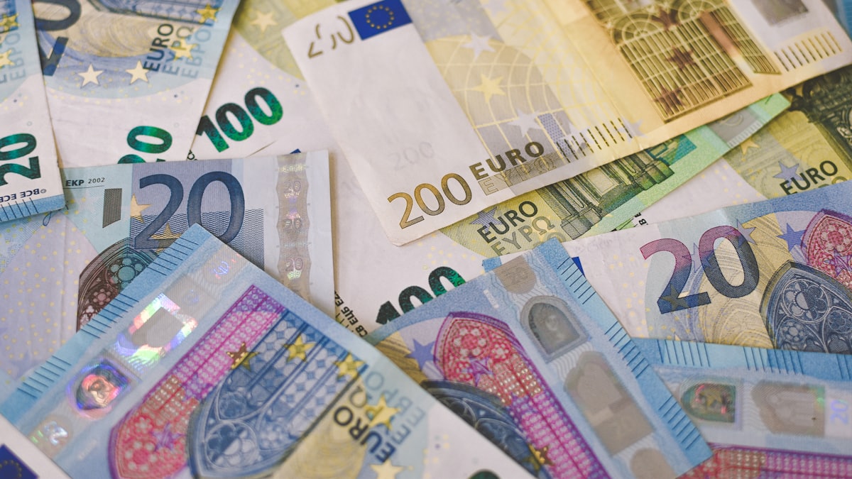 Site au forfait ou abonnement mensuel : que choisir ?